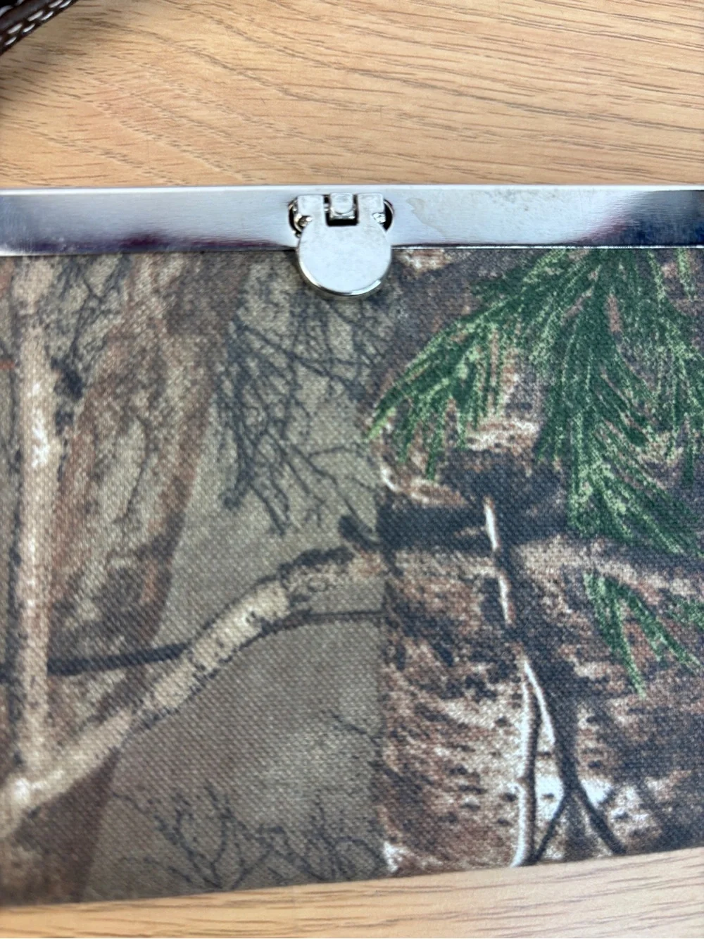 Realtree AP Camouflage Women's Wristlet Clasp Wallet NEW!‎
